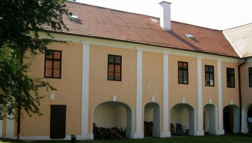 Měšice Castle, Tábor, Czechia, Czech Republic (Czechia)